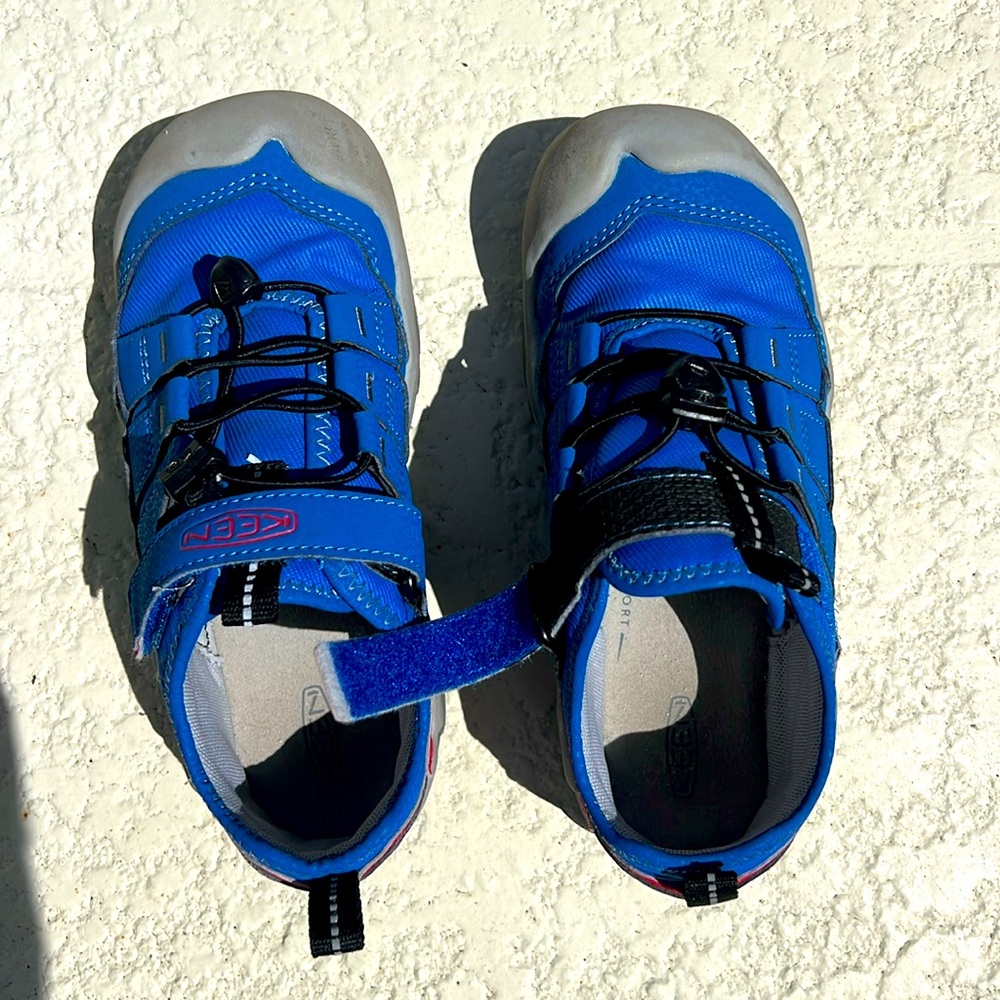 Boys Sneakers, Size 2 - Keens Velcro. Excellent Condition! Blue and Red color.